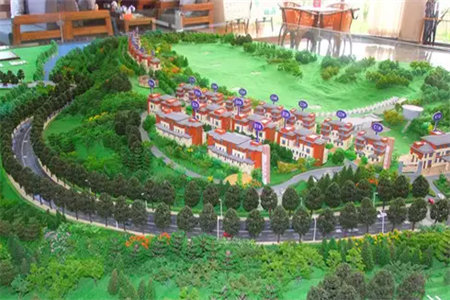 龙华园C区3室1厅1卫105㎡精装带附房